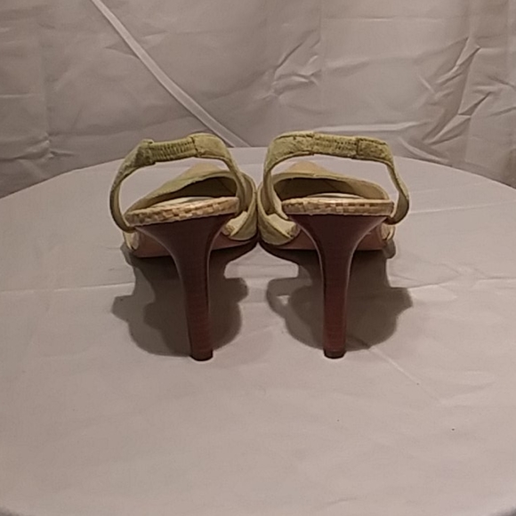 Like New Ralph Lauren Heels Size 7 - Picture 3 of 7